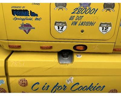International LT625 Truck Skirt