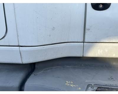 International LT625 Truck Skirt