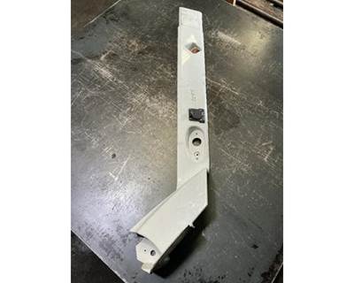 International RH613 Truck Skirt