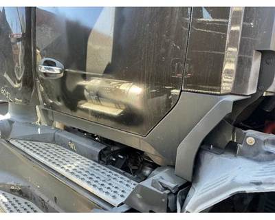 Kenworth T680 Truck Skirt