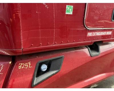Kenworth T680 Left Truck Skirt