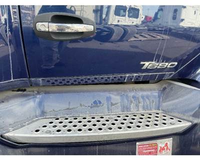 Kenworth T680 Truck Skirt