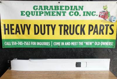 Volvo VNL Truck Skirt