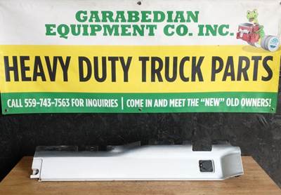 Volvo VNL Truck Skirt