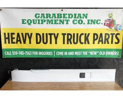 Volvo VNL Truck Skirt