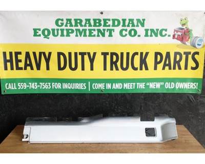 Volvo VNL Truck Skirt