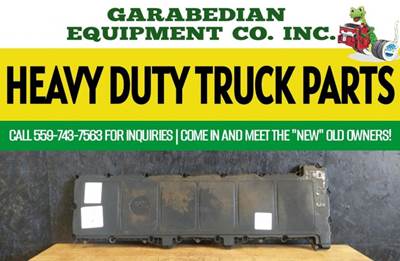 Detroit DD13 Valve Cover for a Freightliner Cascadia 132