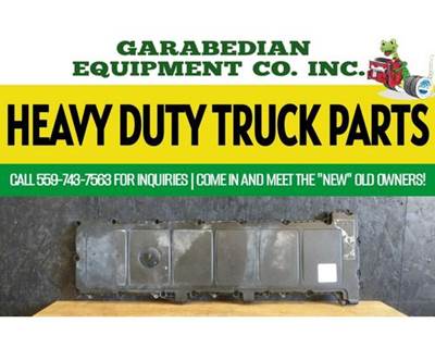 Detroit DD13 Valve Cover for a Freightliner Cascadia 125