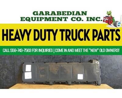 Detroit DD13 Valve Cover for a Freightliner Cascadia 132