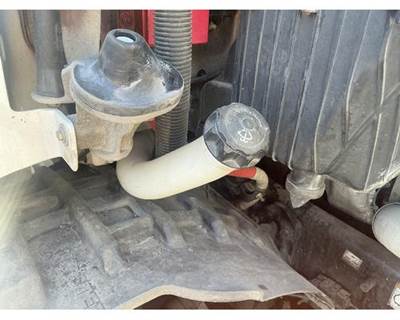 Freightliner Cascadia 116 Windshield Washer Reservoir