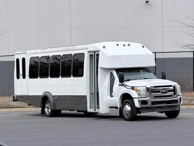 Ford F-550 Bus - Automatic