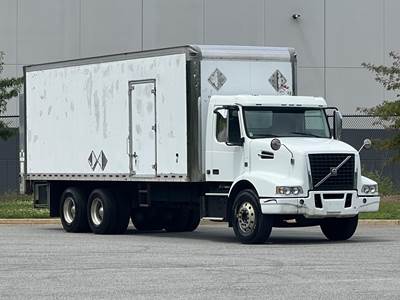 Volvo VHD64F300 Tandem Axle Cab & Chassis Truck - D11, 325HP, Amt