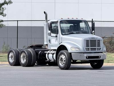 Freightliner M2 112 Day Cab Truck - Caterpillar 350HP, 10 Speed Manual