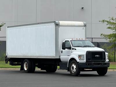 Ford F-650 26 ft Box Truck - Automatic, Liftgate