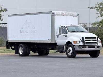 Ford F-750 XL 22 ft Box Truck - 240HP, Automatic, Liftgate