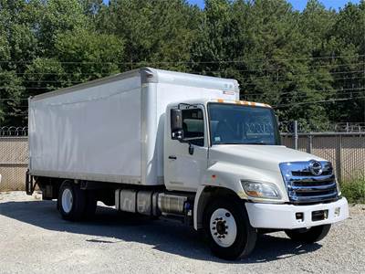 Hino 268 20 ft Box Truck - 220HP, Automatic, Roll up Door, Liftgate
