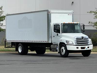 Hino 268 26 ft Box Truck - Automatic