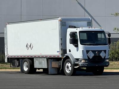 Kenworth K370 22 ft Box Truck - 250HP, Automatic, Liftgate