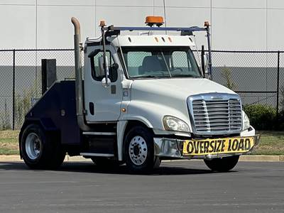 Freightliner Cascadia 125 Flatbed Truck - 410HP, Amt