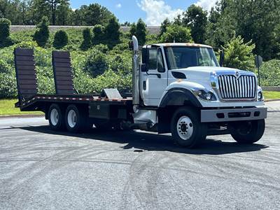 International WorkStar 7600 Tandem Axle 25 ft Flatbed Truck - 410HP, 8Ll Manual