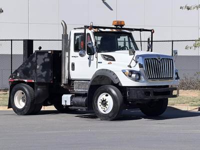 International WorkStar 7600 Flatbed Truck - 390HP, 10 Speed Manual