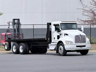 Kenworth T370 Tandem Axle 24 ft Flatbed Truck - 300HP, Automatic