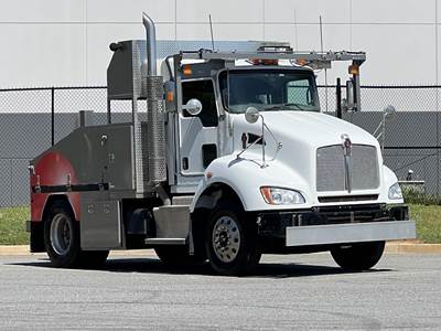 Kenworth T440 Flatbed Truck - 6 Speed Automatic