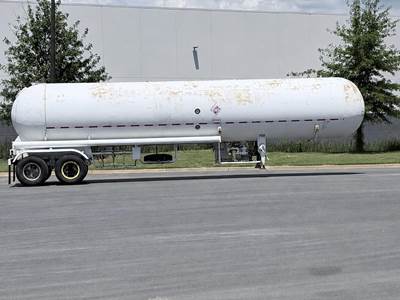 Trinity Industries 40.5ft Tandem Axle Mild Steel Industrial Gas Tank Trailer - Spring
