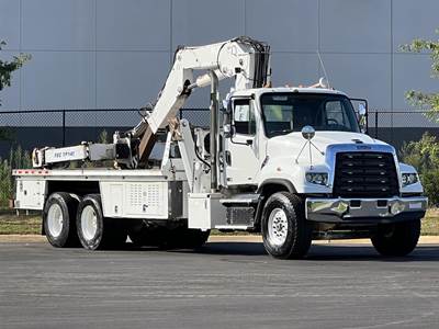 Freightliner 114SD Tandem Axle Mechanic / Service Truck - Detroit, 450HP, 8Ll Manual
