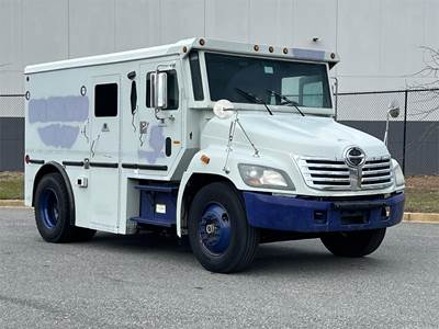Hino 268 Mechanic / Service Truck - J08E, 220HP, 5 Speed Automatic