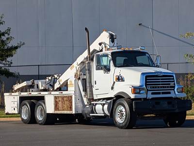 Sterling L8500 Tandem Axle Mechanic / Service Truck - Cummins, 300HP
