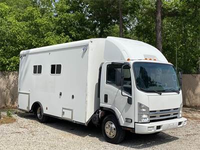 Chevrolet W4500 Single Axle Truck - Isuzu, 200HP, Automatic