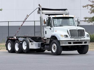 International WorkStar 7600 Tri Axle Roll Off Truck - Caterpillar, 410HP, 8Ll Manual