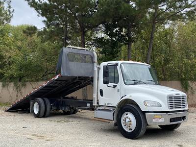 Freightliner M2 106 Single Axle Rollback Tow Truck - Cummins, Automatic
