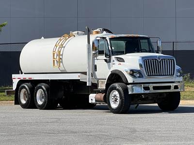 International WorkStar 7400 Tandem Axle Sewer / Septic Truck - 10 Speed Manual
