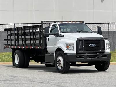 Ford F-750 20 ft Stake Bed Truck - 300HP, Automatic