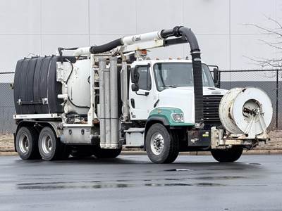 Freightliner 108SD Tandem Axle Vacuum Truck - Cummins, Automatic