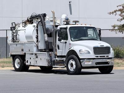 Freightliner M2 106 Single Axle Vacuum Truck - Cummins, 300HP, Automatic