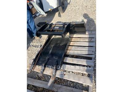 Caterpillar BKSSLSLAB Skid Steer