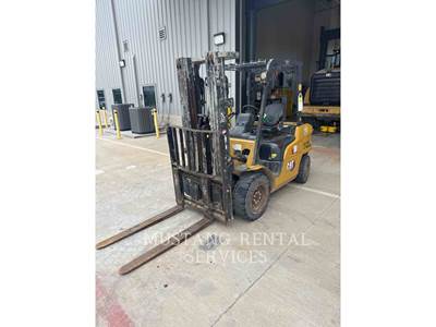 Caterpillar DP30N5 Forklift