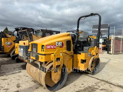 Caterpillar CB4.0 Asphalt Paver