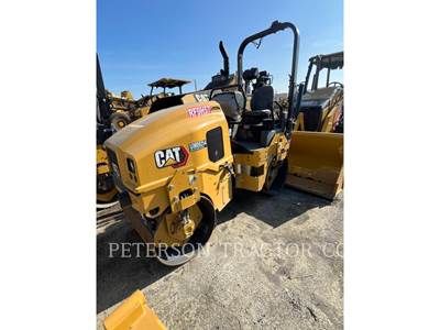 Caterpillar CB2.5 Smooth Drum Roller Compactor