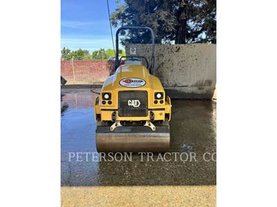 Caterpillar CB2.7GC Smooth Drum Roller Compactor