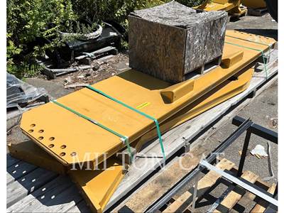 Caterpillar 725C SCISSOR TAILGATE