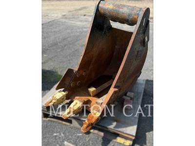 Caterpillar 24" HD BUCKET, PIN LOCK Bucket