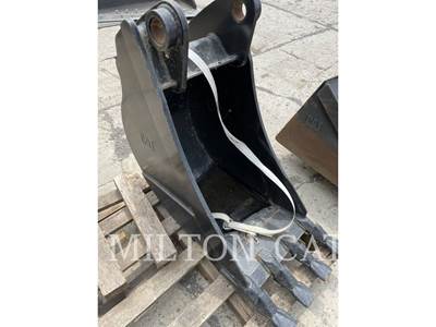Caterpillar BACKHOE.LOADER.420.18IN.BUCKET. Bucket
