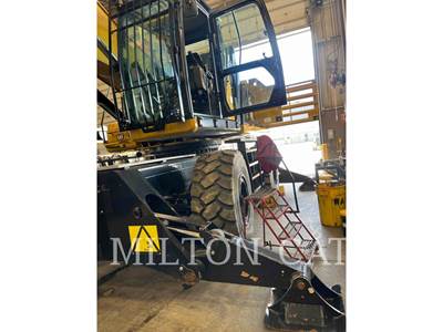 Caterpillar MULTIDOCKER CH600 Demolition Equipment