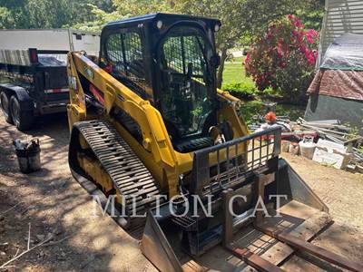 Caterpillar 239D3 Compact Track Loader