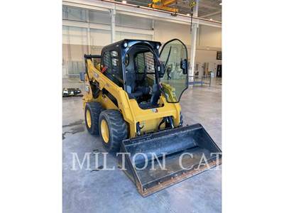 Caterpillar 242D3 Skid Steer