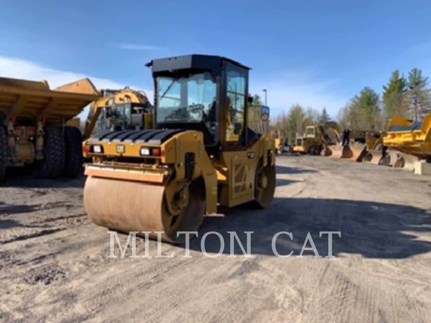 2018 Caterpillar CB10 Smooth Drum Roller Compactor For Sale, 2,429